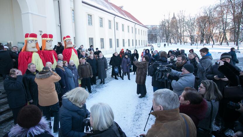 Liaudies meistrams įteikti „Aukso vainikai“