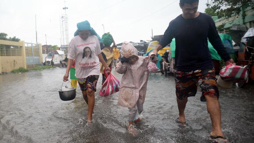 Filipinų sostinę paralyžiavo taifūnas