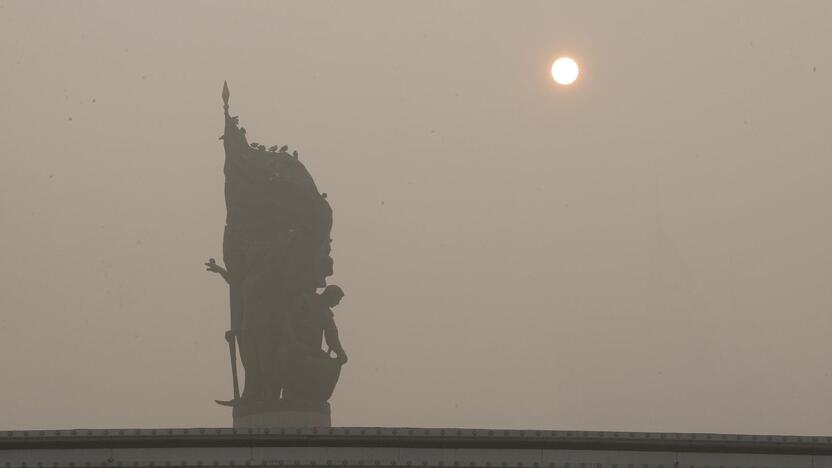 Kinijos Harbino miestą gaubia smogas