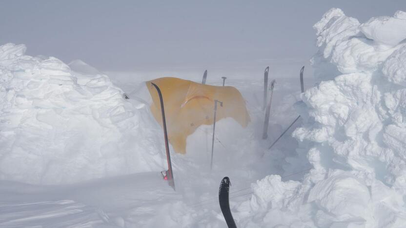 Užburianti, atšiauri ir nepaprasto grožio Islandija