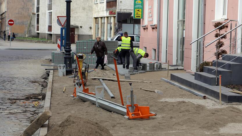 Kovą pradėtą Vytauto gatvės remontą  tikimasi pabaigti anksčiau nei planuota.