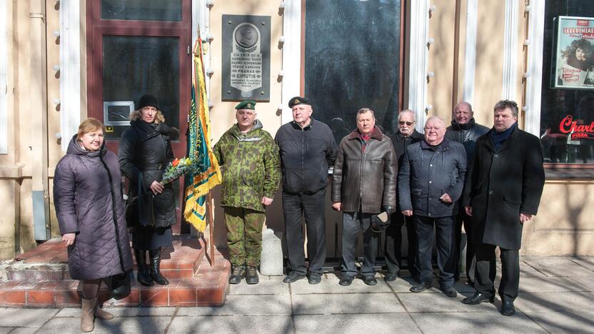 Paminėjo: LKKS sąjungos Kauno apskrities skyrius drauge su kitomis Kaune veikiančiomis ir krašto apsaugos struktūras remiančiomis visuomeninėmis organizacijomis pagerbė P.Eimučio žūties vietą.