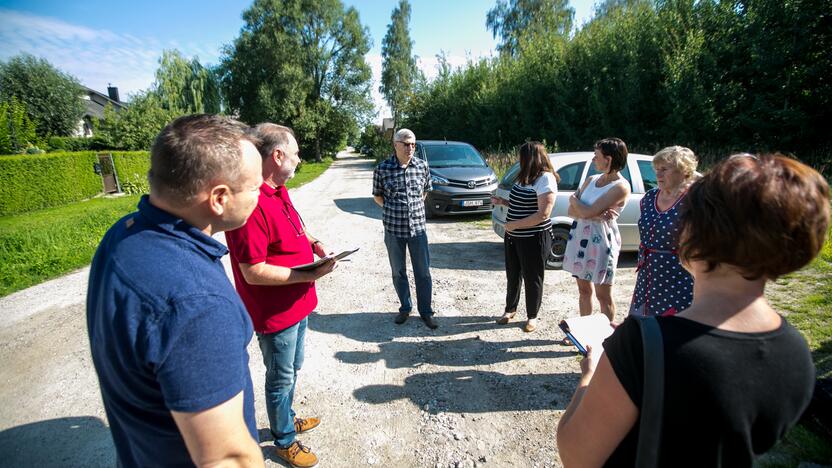 Esmė: pasak gyventojų, Pumpurų gatvė – vienintelė saugi vaikams patekti į mokyklą.