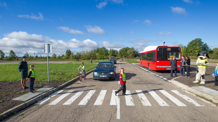 Mokiniai dalyvavo akcijoje "Į mokyklą važiuoju pats"