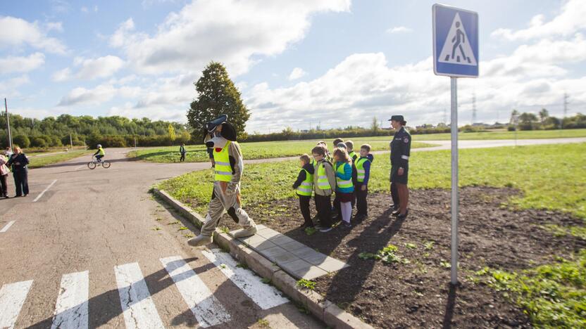 Mokiniai dalyvavo akcijoje "Į mokyklą važiuoju pats"