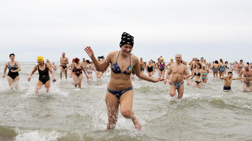 Į Baltiją panėrė maždaug šimtas sveikuolių