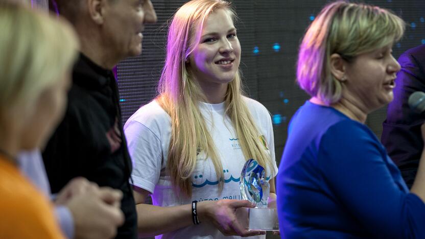 Šeimų plaukimo estafetės R. Meilutytės taurei laimėti