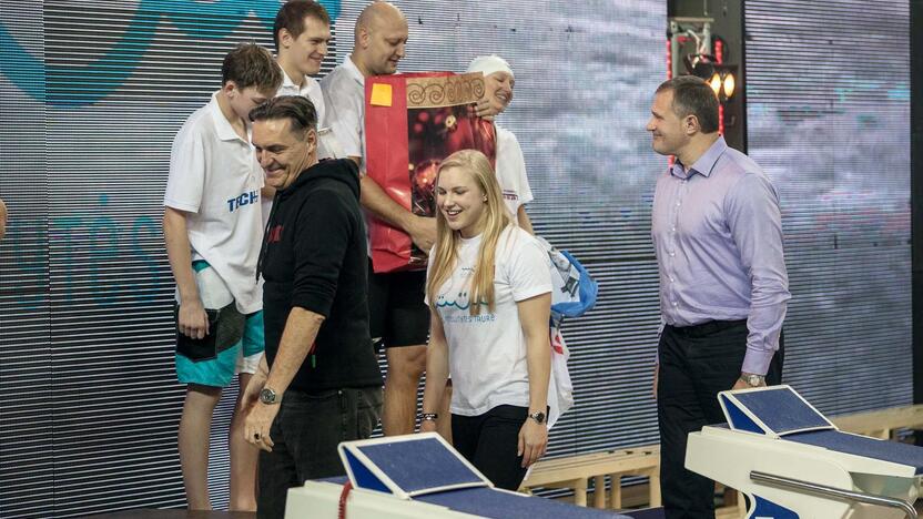 Šeimų plaukimo estafetės R. Meilutytės taurei laimėti