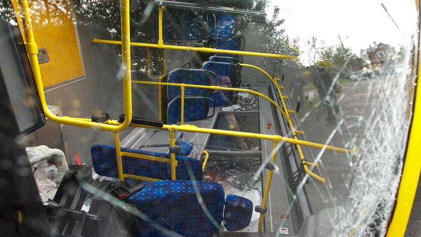 Apvirto maršrutinis autobusas