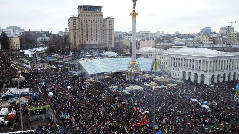 Į proeuropietišką mitingą Ukrainoje susirinko 200 tūkst. žmonių