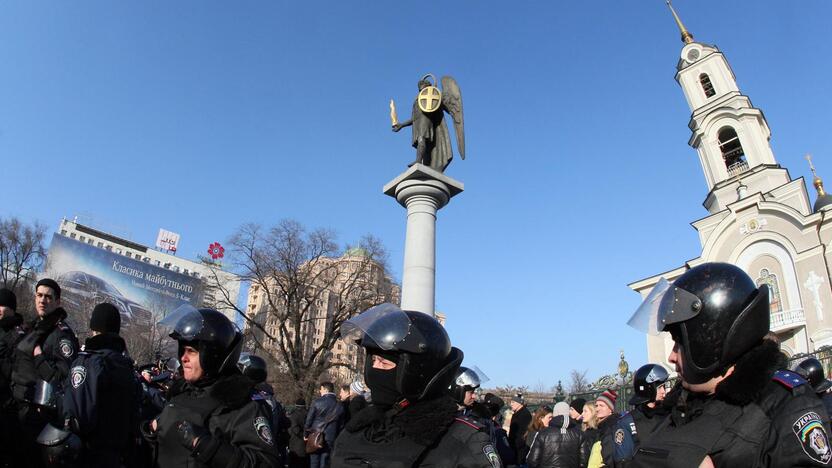 Ukrainoje – protestai priešingose barikadų pusėse