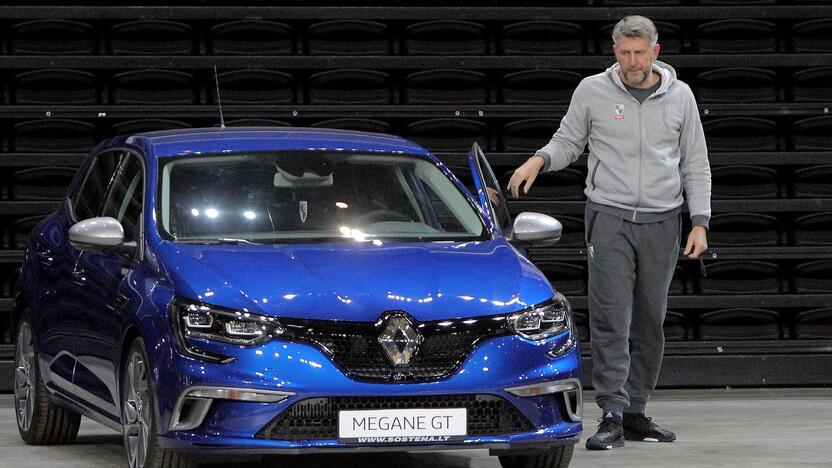 „Žalgirio“ krepšininkai bandė „Renault“ automobilius