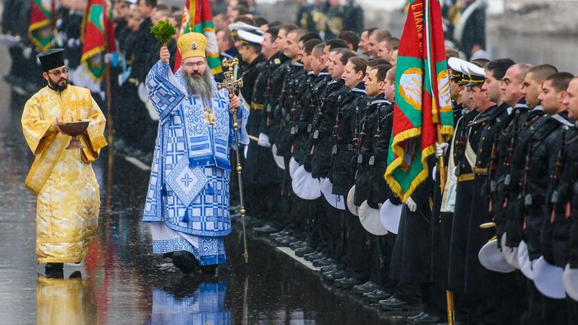 Ortodoksai visame pasaulyje švenčia Kristaus Apsireiškimo šventę