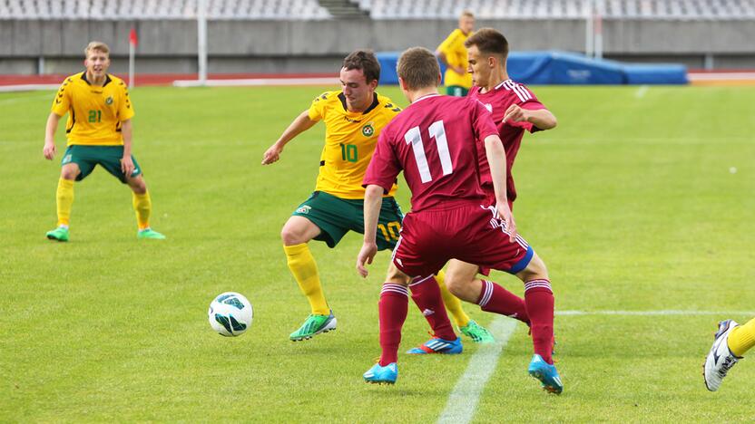 Jaunių futbolo varžybos : Lietuva - Latvija 