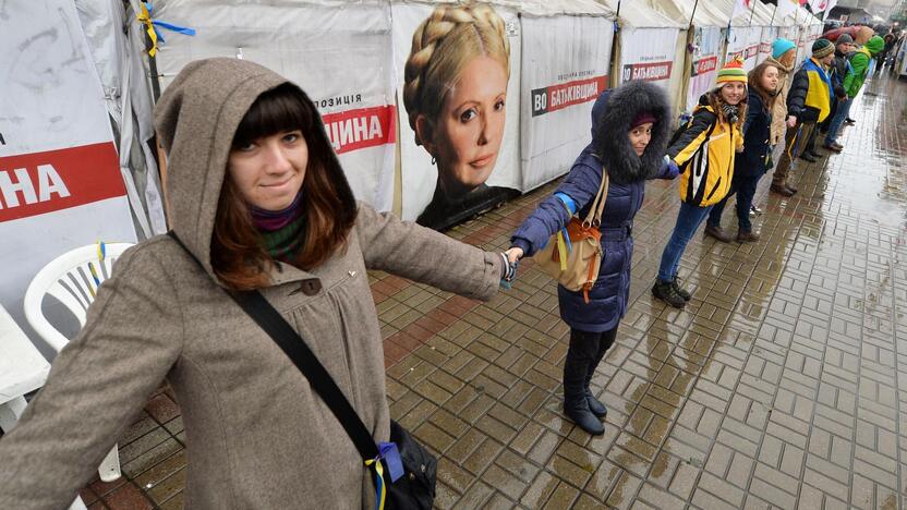 Ukrainos sostinėje - protestai ir gyva grandinė