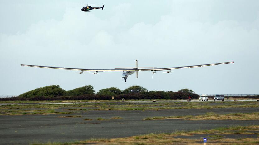 Lėktuvas „Solar Impulse“ baigė istorinį skrydžio etapą