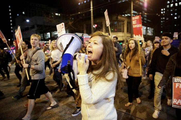 Amerikoje – masiniai protestai prieš D. Trumpą 