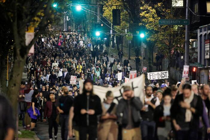 Amerikoje – masiniai protestai prieš D. Trumpą 