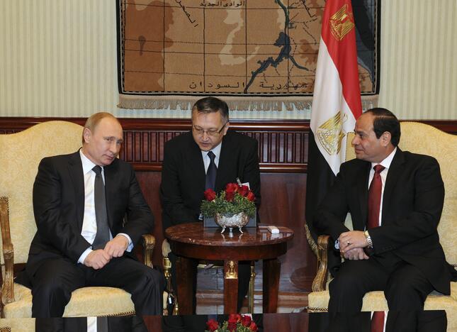 Vladimiras Putinas (kairėje) ir Abdel Fattah al-Sisi (dešinėje)