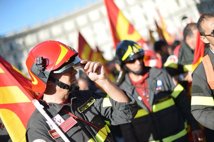 Romoje – protestas prieš taupymo politiką