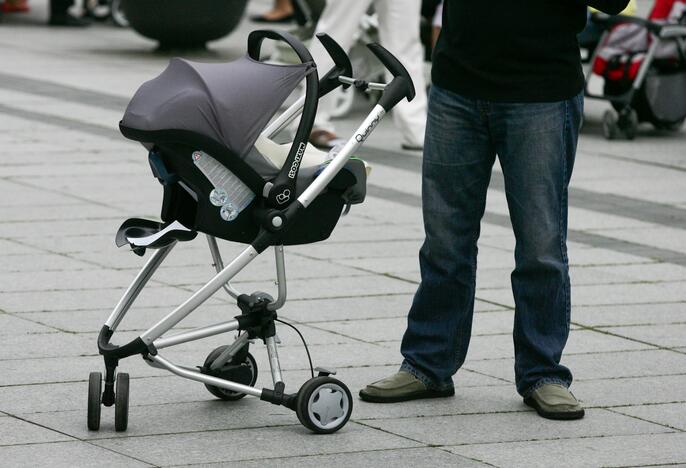 Į valstybinę pensiją galės pretenduoti ir daugiavaikiai tėvai