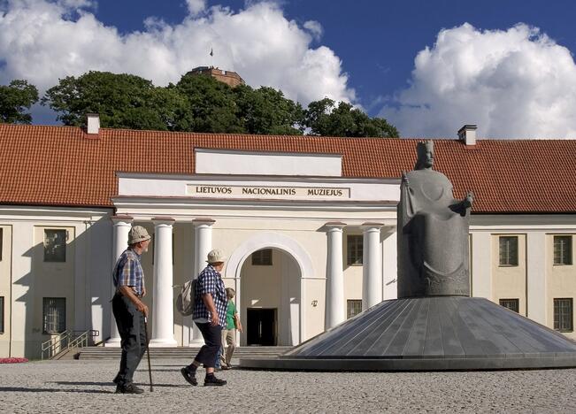 Seimas prisiminė ne tik Mindaugo, bet ir Mortos karūnavimą