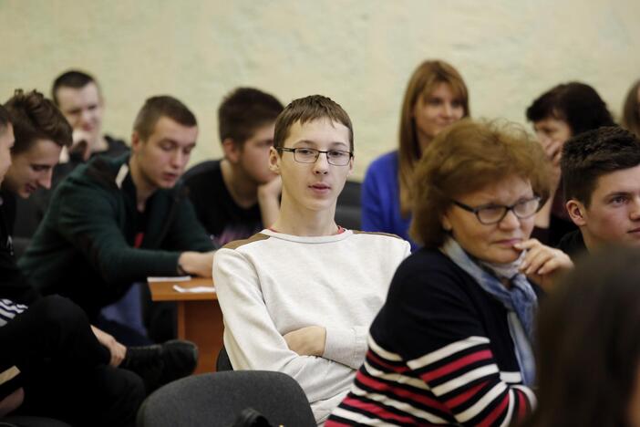 Moksleiviai gilino žinias apie E.Galvanauską