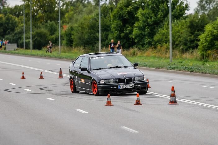 Automobilių slalomo varžybos Klaipėdoje