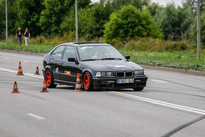 Automobilių slalomo varžybos Klaipėdoje