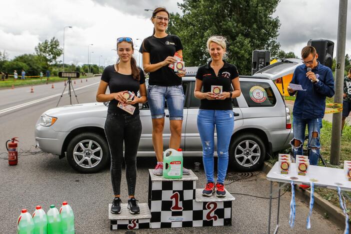 Automobilių slalomo varžybos Klaipėdoje