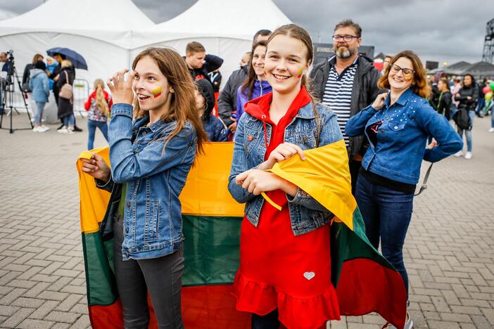 "Tautiška giesmė aplink pasaulį. 10 metų"