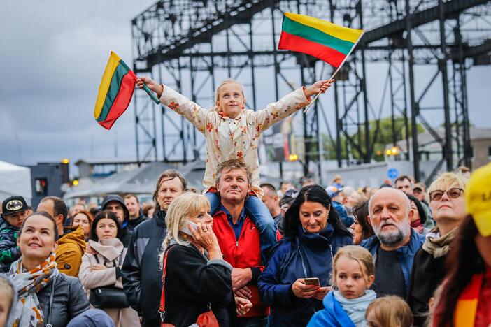 "Tautiška giesmė aplink pasaulį. 10 metų"