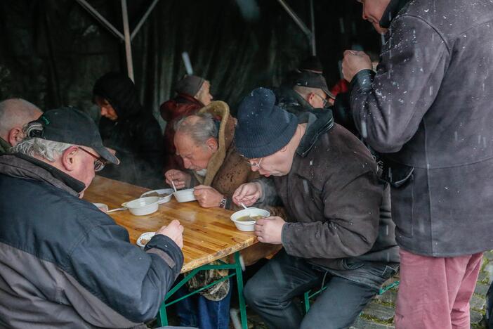 Žuvienė ir kareiviška košė Teatro aikštėje