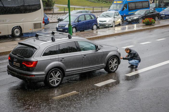 Potvynis po viaduku