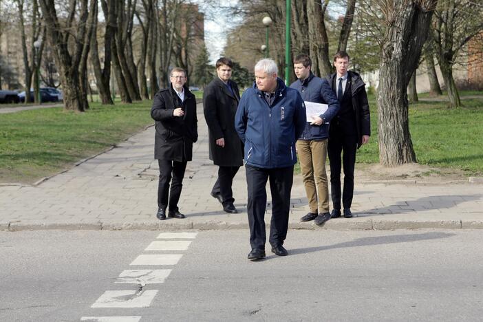 Savivaldybės specialistai apžiūrėjo vykdomus Debreceno ir Pempininkų aikščių rekonstrukcijos darbus