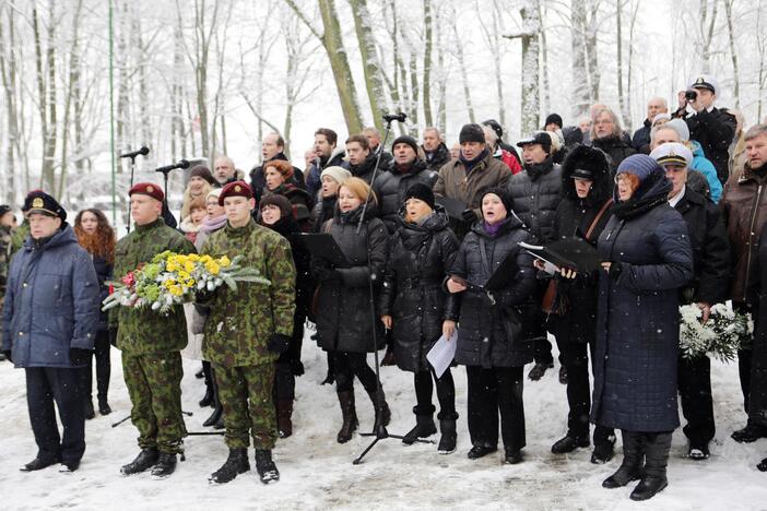 Žuvusiųjų pagerbimo ceremoniją prie paminklo 1923 m. sukilimo dalyviams