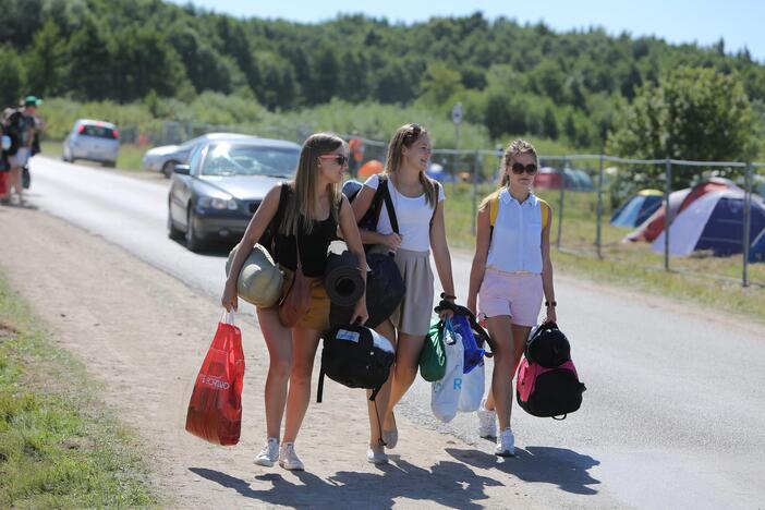 Į Karklę plūsta festivalio dalyviai