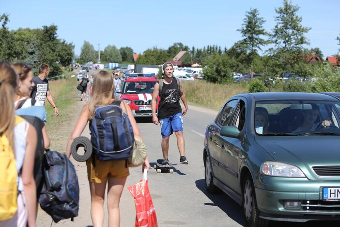 Į Karklę plūsta festivalio dalyviai