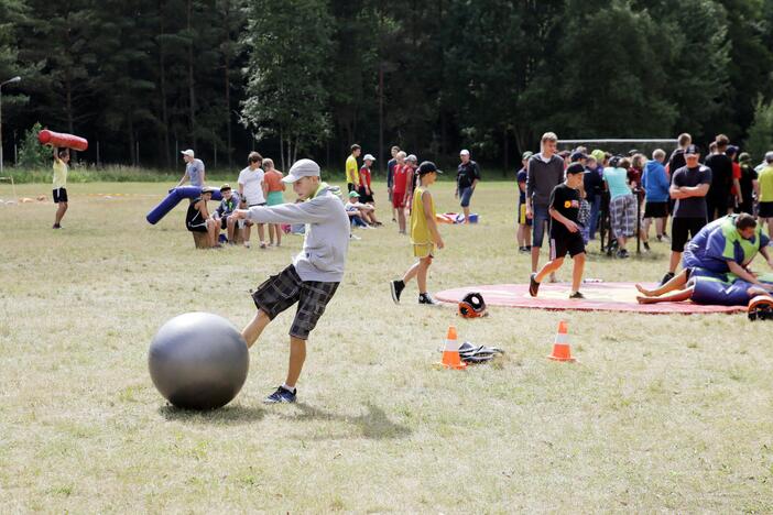 Vaikų stovykla dragūnuose