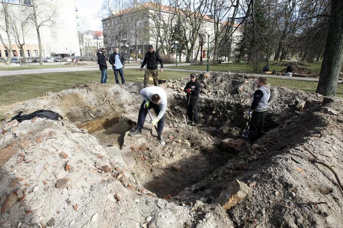 Skvere – pirmieji archeologų atradimai