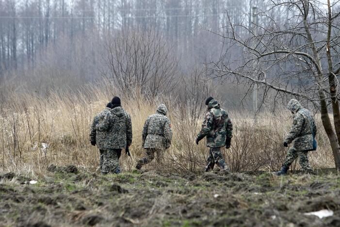 Būrys policininkų ir savanorių ieško dingusio vaikino 