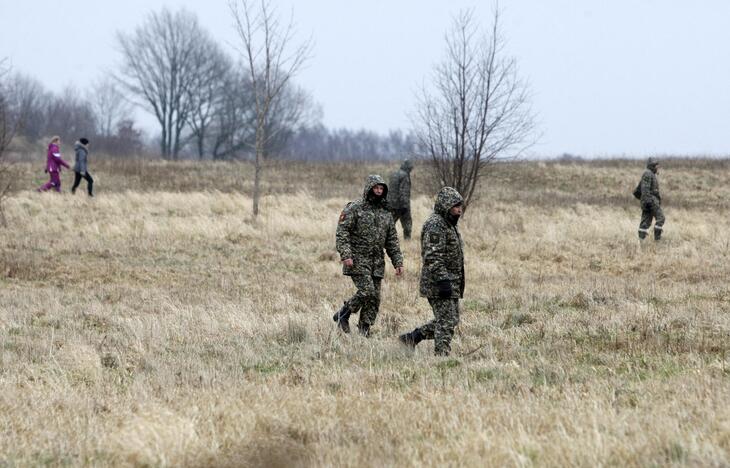 Būrys policininkų ir savanorių ieško dingusio vaikino 