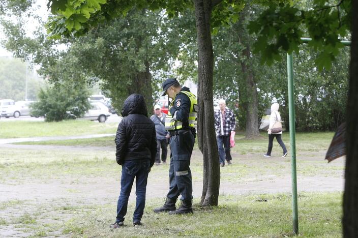 Pareigūnai treniruojasi reaguoti į teroristinį aktą prekybos centre