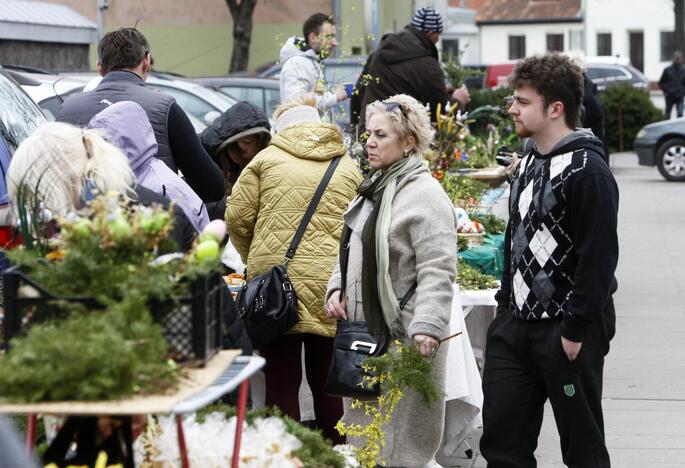 Verbų sekmadienį skubėjo į Mišias