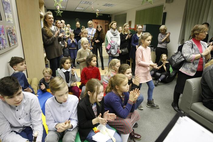 Skaitykloje suplasnojo Kalėdų angelai