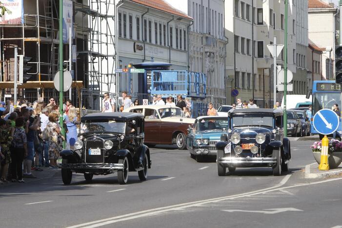 Senovinių automobilių paradas Klaipėdoje