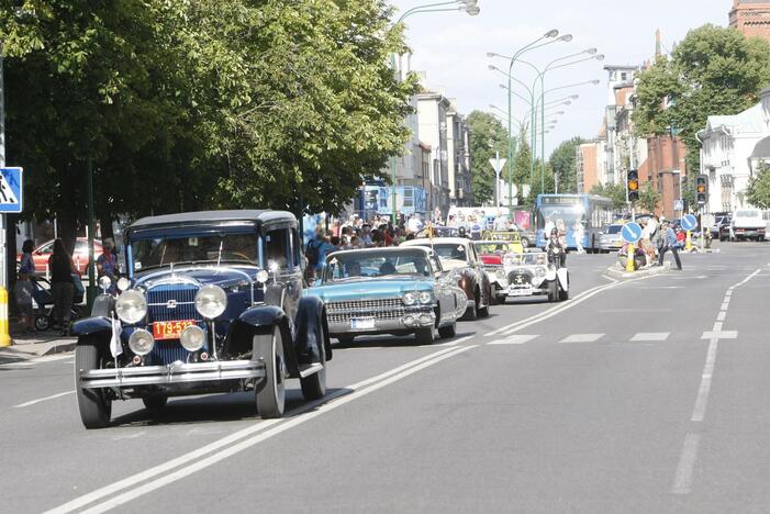 Senovinių automobilių paradas Klaipėdoje