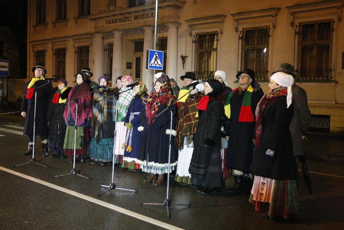 Atminimo laužas prie Klaipėdos miesto savivaldybės