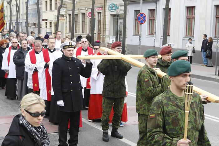 Klaipėdos tikintieji ėjo Kryžiaus kelią