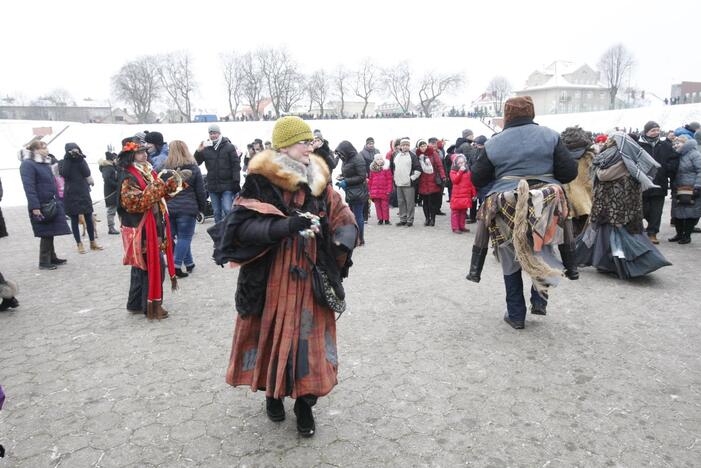 Klaipėdiečiai nenusižengė tradicijoms: per Užgavėnes išdykavo ir sudegino Morę